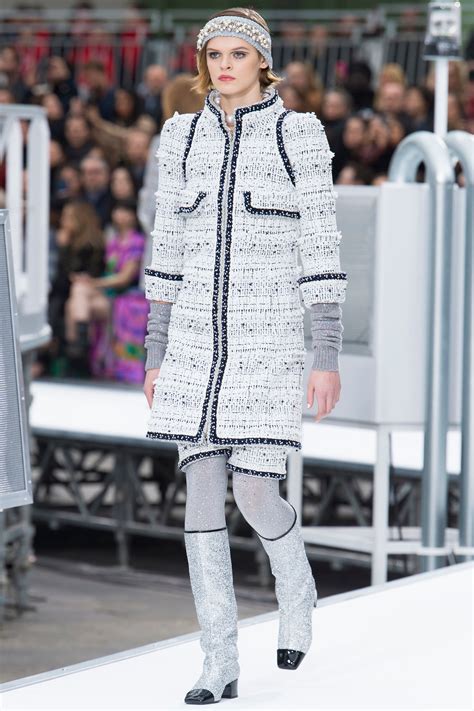 défilé chanel 2017|chanel fall 2017.